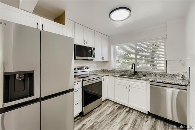 Photo - 1190 Poplar Ave