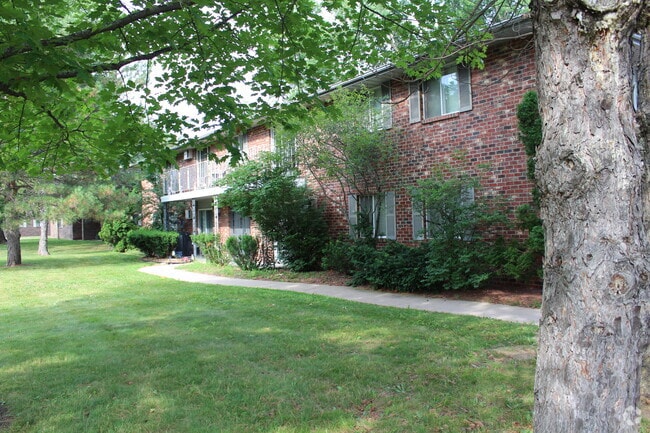 Building Photo - 2071 Hilltop Dr Unit 4 Rental