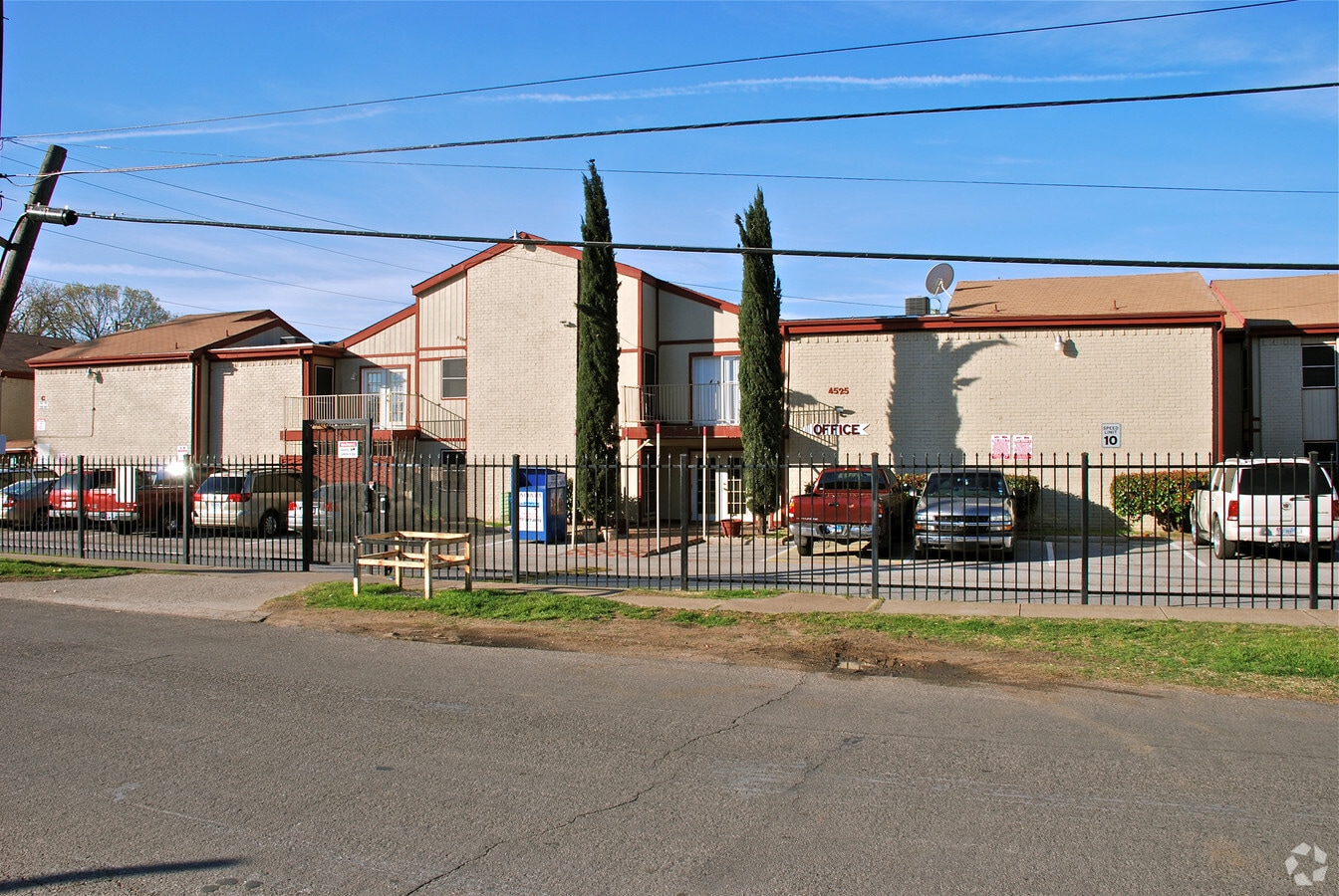 Town Club Apartments I-II - Town Club Apartments