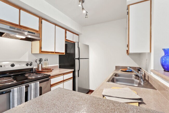 Jackson School Village apartments — community photo