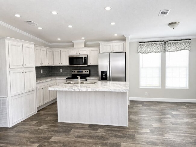 Photo - 102 Robert James Dr