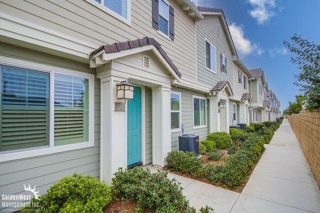 Photo - Stunning 3Bdm 2.5Ba Home in the Heart of I...