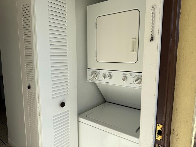 Photo - 10007 Winding Lake Rd Unit 204