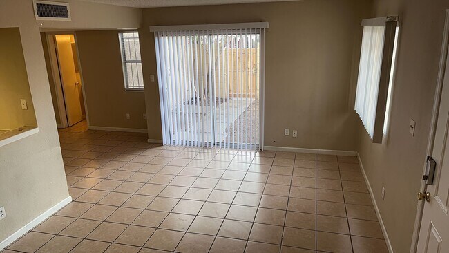 Photo - Condo in HALLCRAFT VILLAS EAST