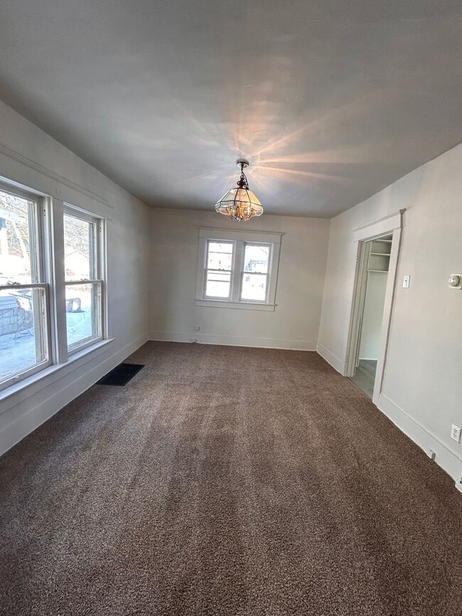 Photo - 1302 Sinclair St