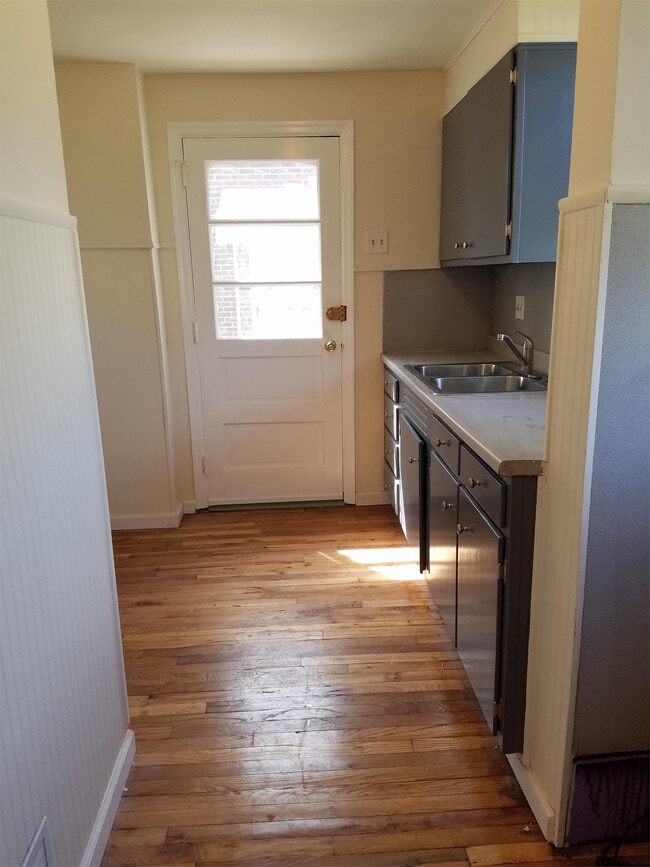 Photo - 1935 E Pennsylvania St