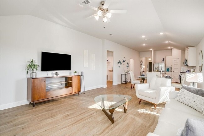 Photo - 6618 Ellesmere Dr