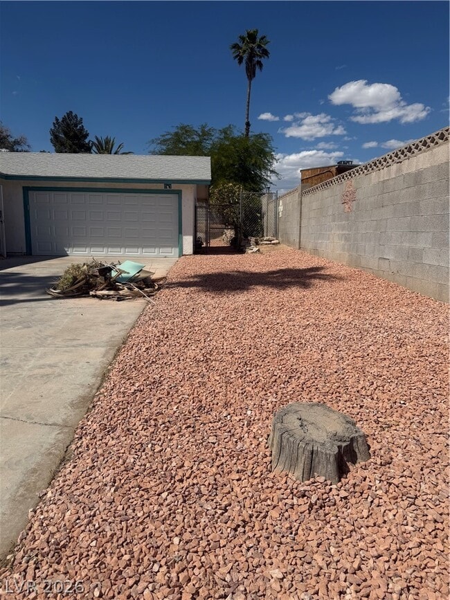 Photo - 6158 Woodbury Ave
