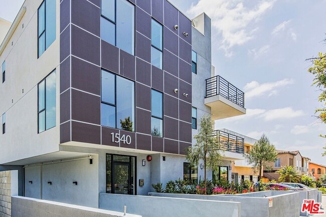 Building Photo - 1540 S Hayworth Ave Unit 203