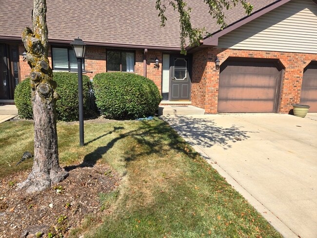 Photo - 1914 Heatherway Ln