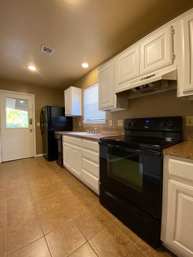 Photo - 3 bedroom duplex!