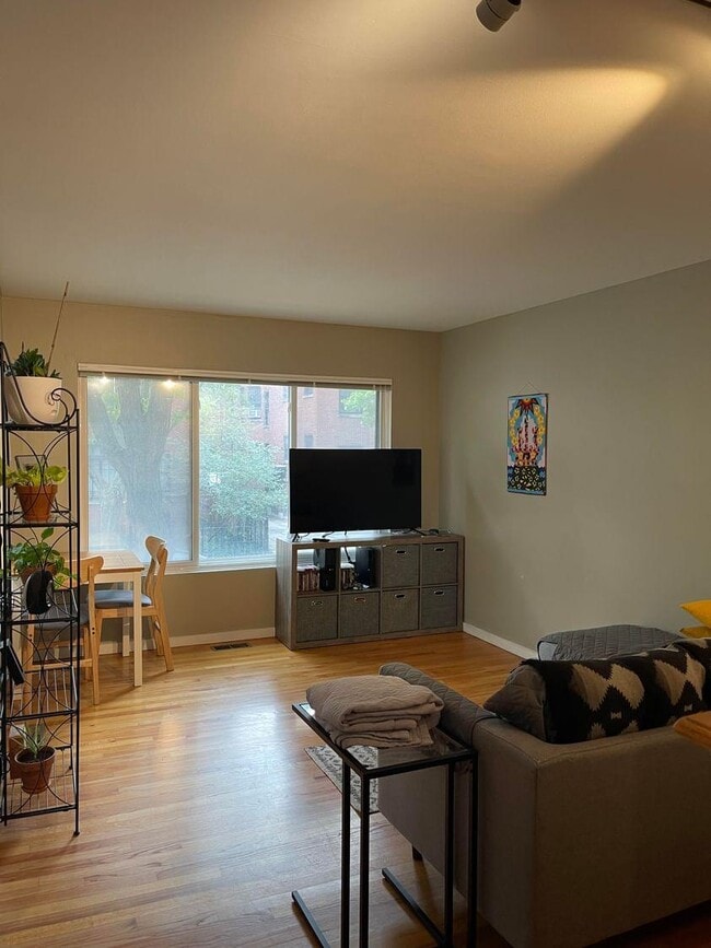 Photo - 900 W Ainslie St Unidad A