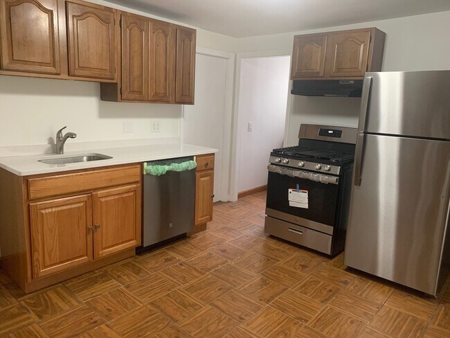 Photo - 110-112 S Common St Unit 2