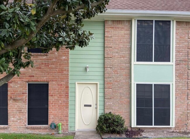 Building Photo - 4211 Benard Ct