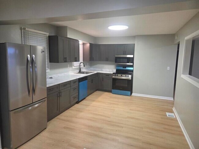 Photo - 989 W 1080 N