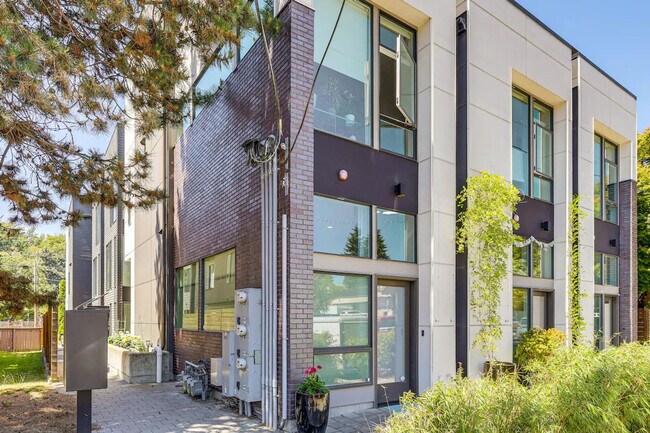 Photo - 3821 34th Ave W Unit ID1386140P