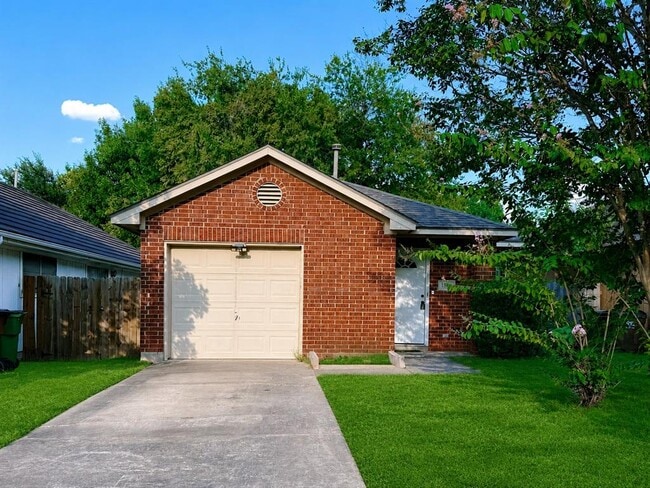 Building Photo - 1581 Parkfield Cir