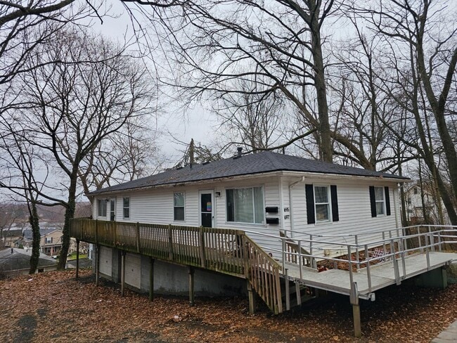 Photo - 1695 Leighton Ave