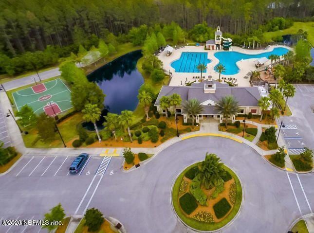 Building Photo - 325 Richmond Dr