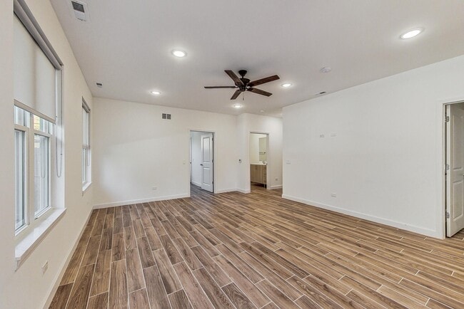 Photo - 6122 S University Ave Unit 302