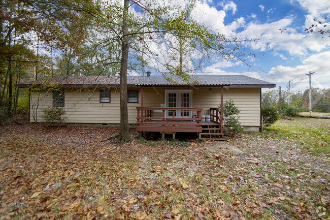 Building Photo - Charming 3-Bedroom Home on a Spacious Lot ...