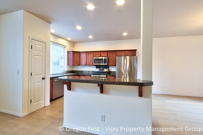 Photo - 10568 SW Washington St