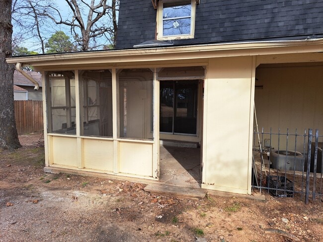 Photo - 109 Holiday Island Dr