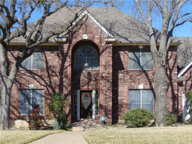 Building Photo - 5806 Cedar Cliff Dr