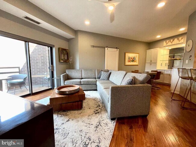 2111 Wisconsin Ave NW Unit 710