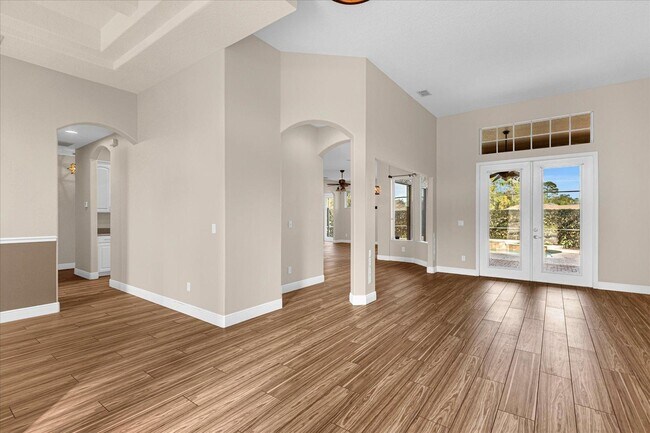 Photo - 2625 Tweed Run