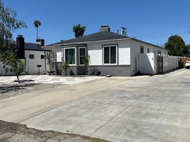 Photo - 14313 Collins St