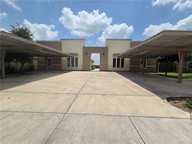 Photo - 2010 Garden Ridge Dr Apartment Unit 2