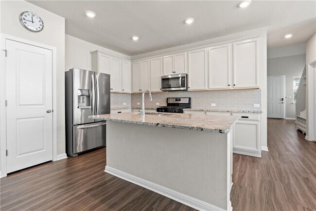 Photo - 162 McKittrick Ridge St