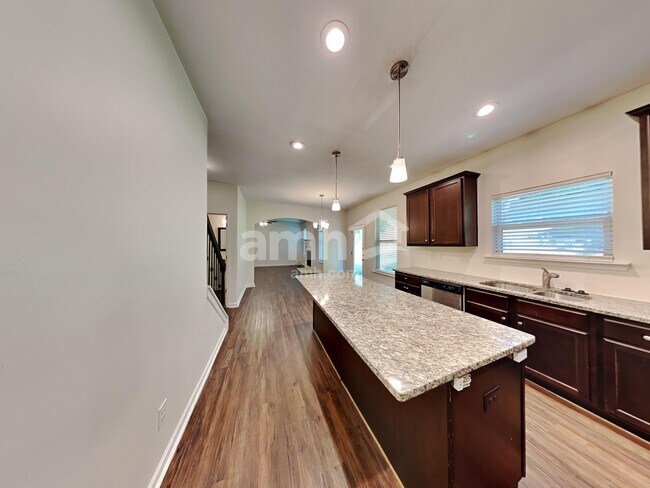 Photo - 138 Ellen Glen Way