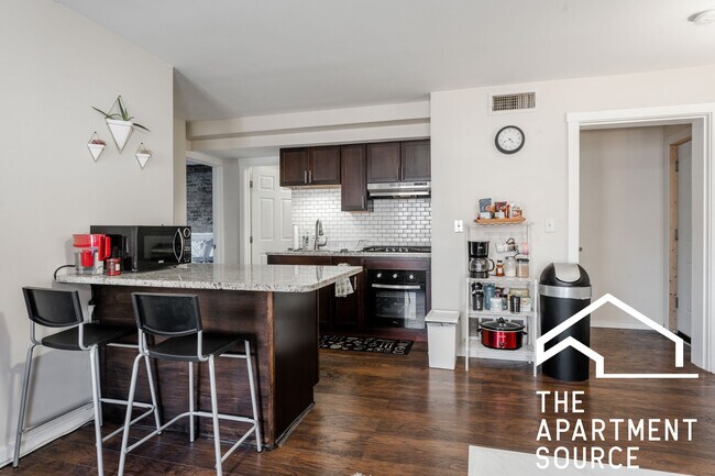 Photo - 1505 W Fullerton Ave Unit 2R