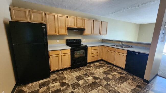 Photo - 2 Bedroom, 1 1/2 Bathrooms With Attached Garage! Available May 1st! Unidad 5