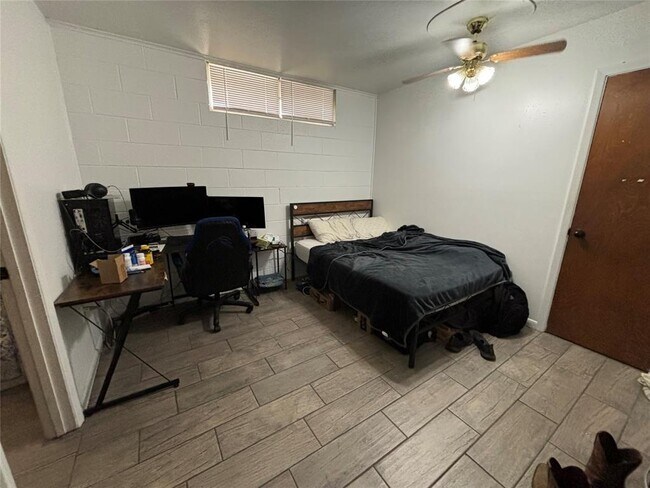 Photo - 601 N Bradley St Unit 2