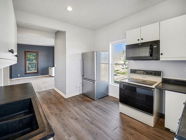 Photo - 6801 Lexington Ave Unit 3