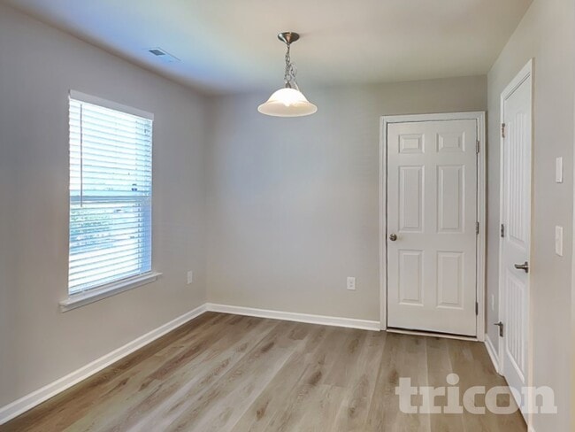 Photo - 4416 Lyman Ave