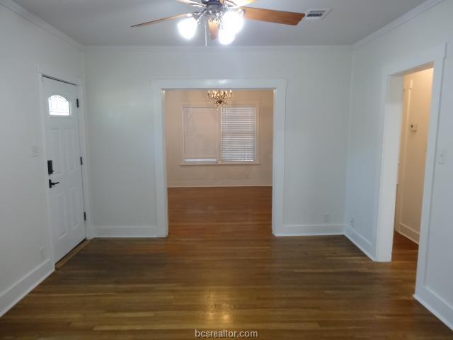 Photo - 402 Ayrshire St