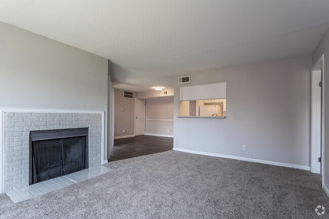 2BR, 2BA - 936SF - The Poplar