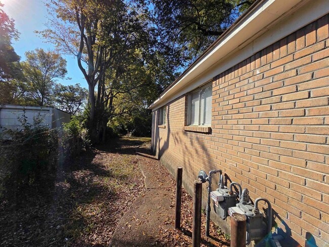 Photo - 3443 Rosamond Ave