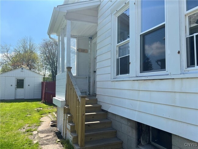 Building Photo - 221 N Broad St Rental