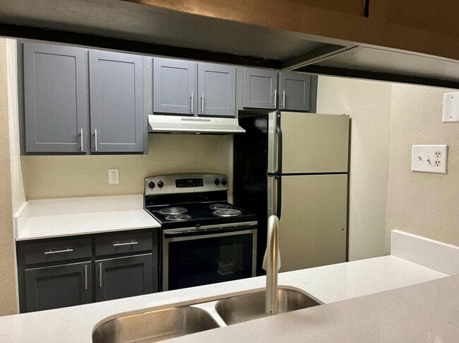 Photo - Pelham Apartments