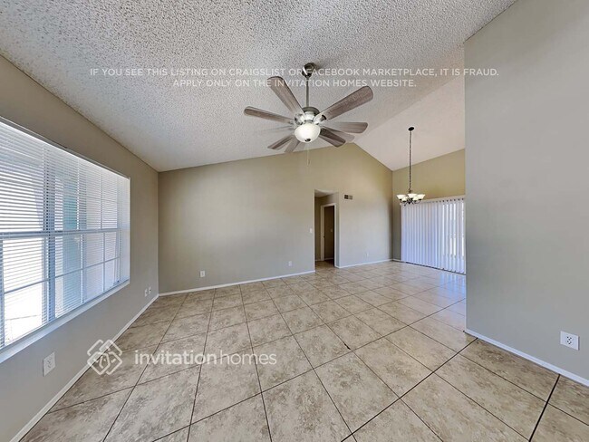 Photo - 1102 E Utopia Rd