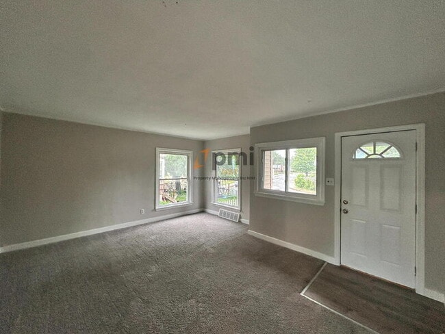 Photo - 616 Burton Ct