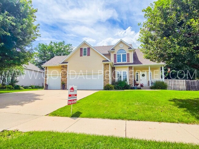 Building Photo - Spacious 4-Bedroom Johnston Home with 3-Car Garage