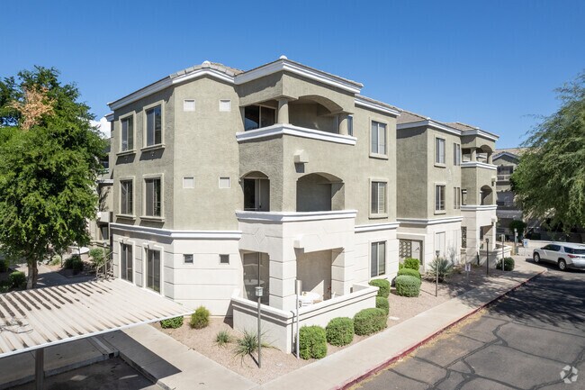 Photo - The Carlyle Apartment Homes