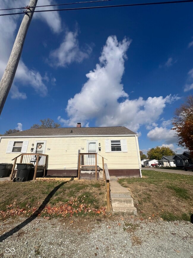 Building Photo - 702 W 23rd St