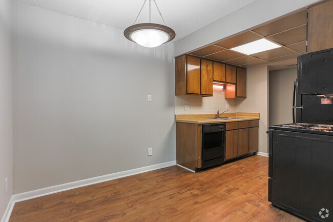 1BR, 1BA - 750SF - A1 - Dining Room